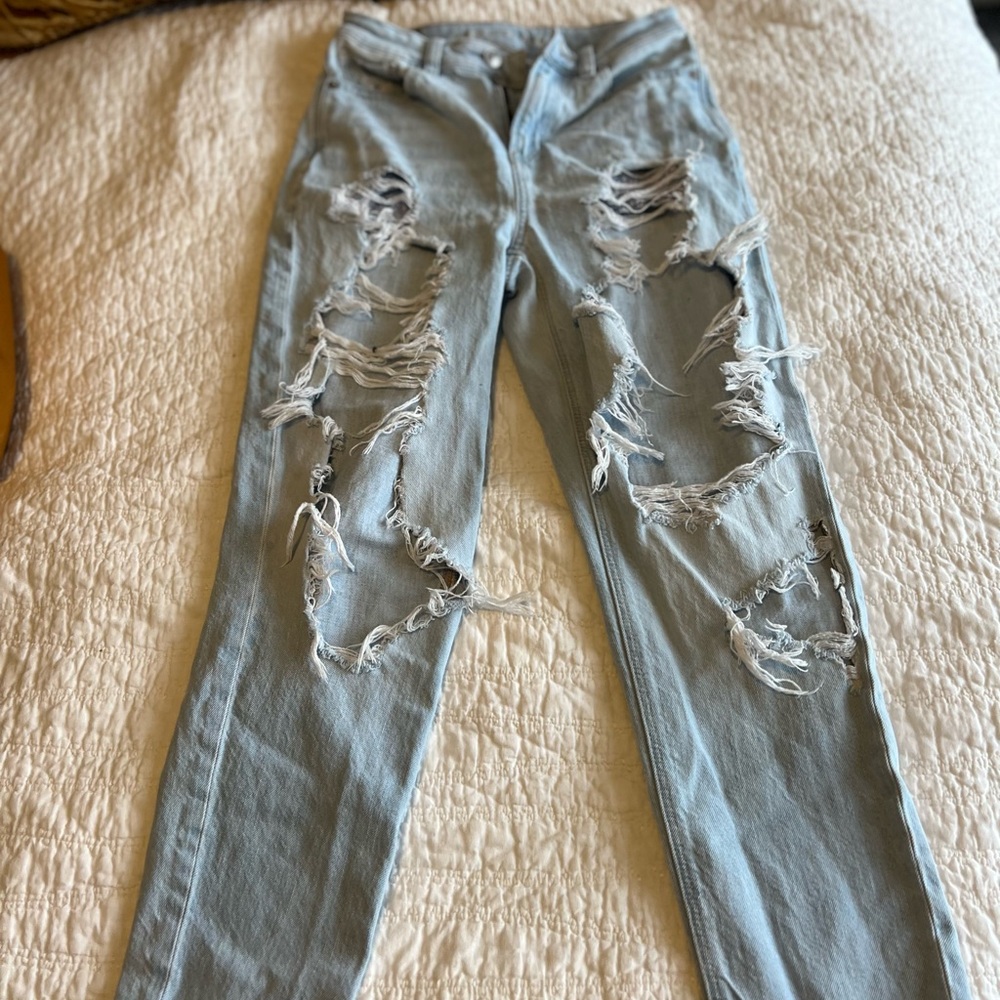 American Eagle distressed mom jean